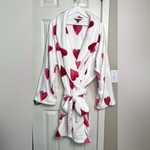 Victoria’s Secret Heart Print Robe NWOT